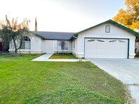 Building Photo - $2,295 Beautiful 3 Bedroom Home- Valentine...
