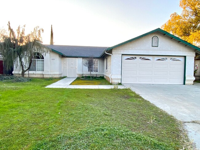 Primary Photo - $2,295 Beautiful 3 Bedroom Home- Valentine...