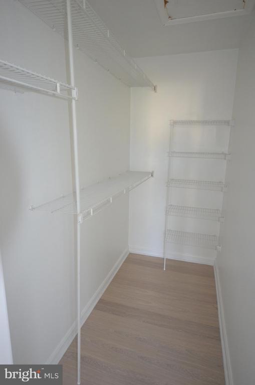 Building Photo - 46891 Eaton Terrace