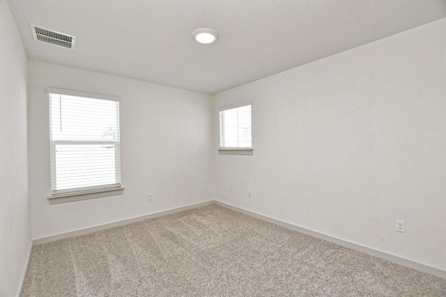Building Photo - 204 Merrick Rd
