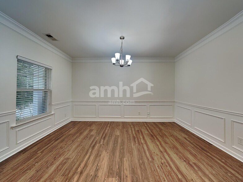 Building Photo - 3145 Yachet Ct SW