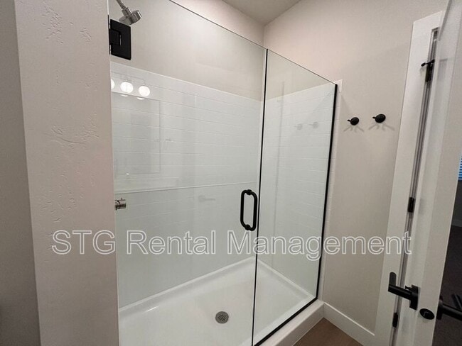 Building Photo - 3968 Fossil Way