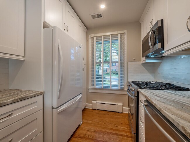 Building Photo - Charming, Renovated Bungalow in NW DC Tenley Area