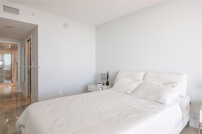 Building Photo - 335 S Biscayne Blvd