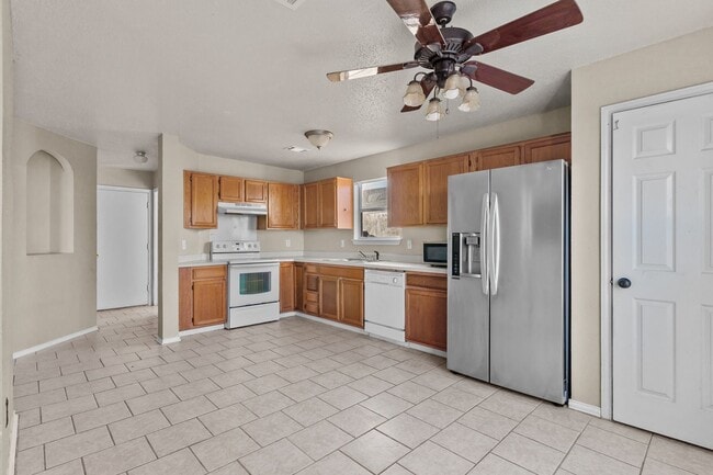 Building Photo - 2313 Garrett Dr