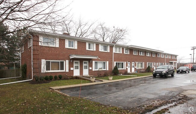 Building Photo - 930-938 N Boxwood Dr