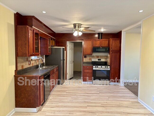 Building Photo - 263 Fairfax Pl