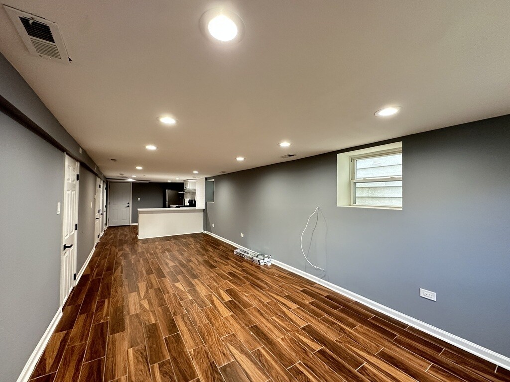 Building Photo - 2317 N Keeler Ave