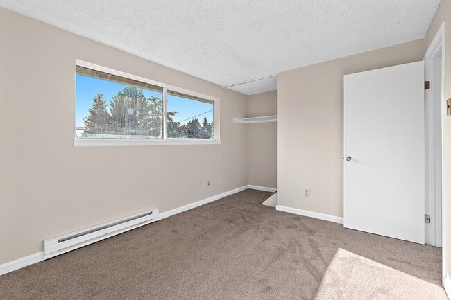 Building Photo - 325 N 29th Ave