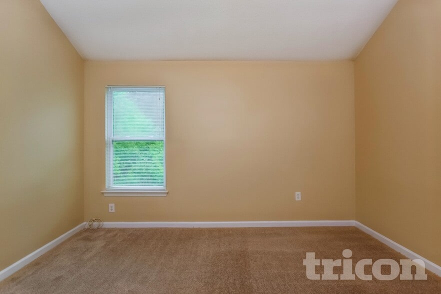 Building Photo - 3044 Summer Breeze Dr