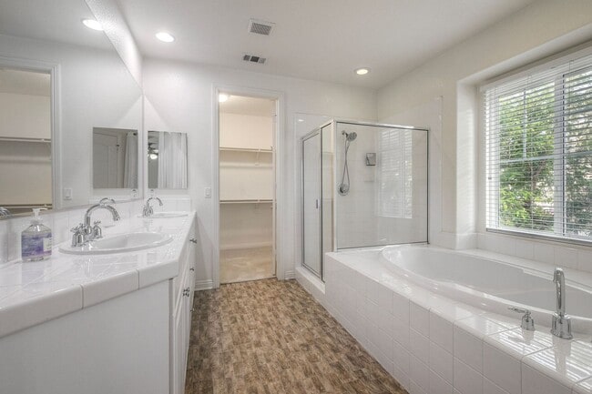 Building Photo - Charming Lake Rancho Viejo Home – Beautiful, Peaceful & Conveniently Located!