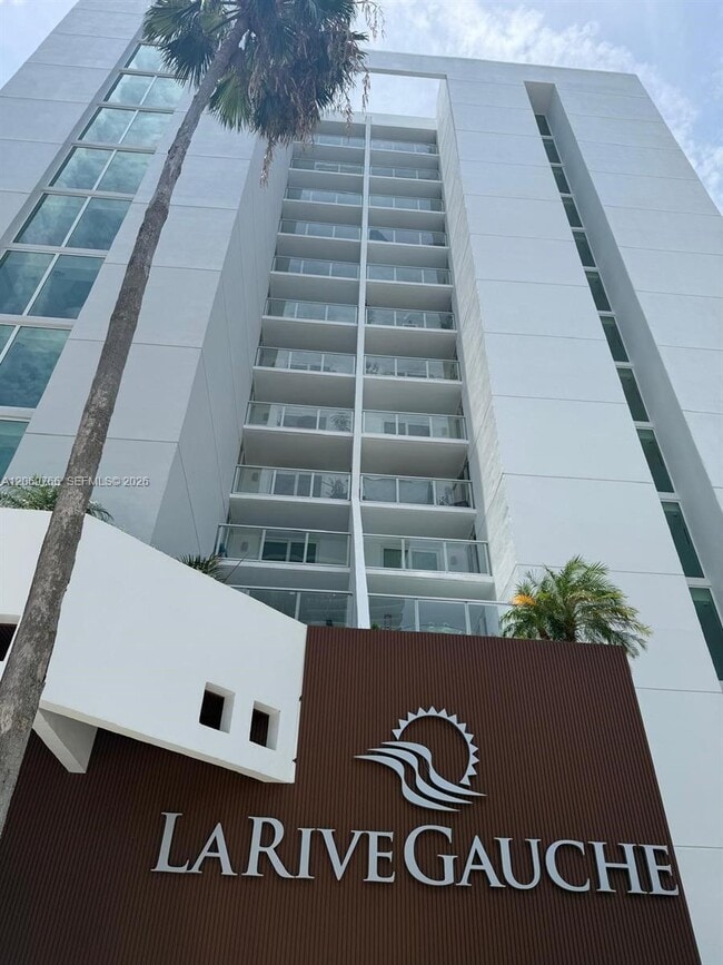 Building Photo - 5880 Collins Ave