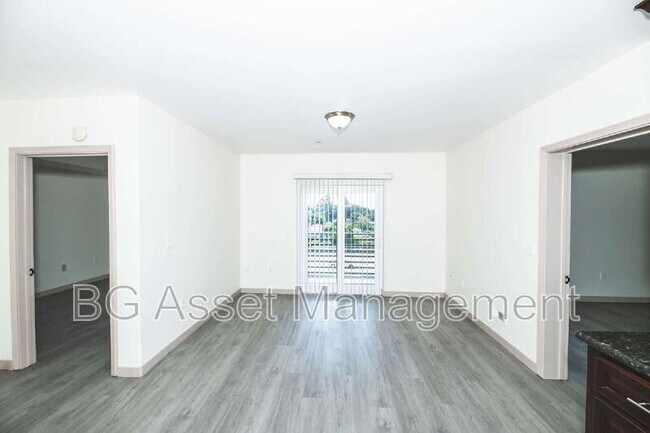 Building Photo - 1459 MacArthur Blvd