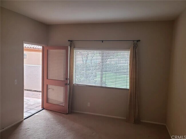 Building Photo - 208 Villa Point Dr