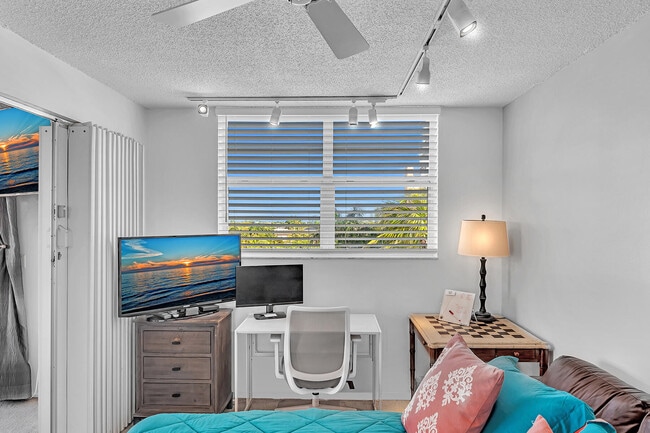 Building Photo - 1421 S Ocean Blvd