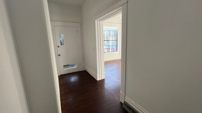 Building Photo - 1420-1424 9th Ave