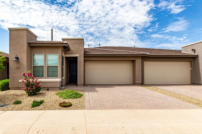 Building Photo - Luxury 2BR + Den Townhome in Amenity-Packed Community - Encanterra