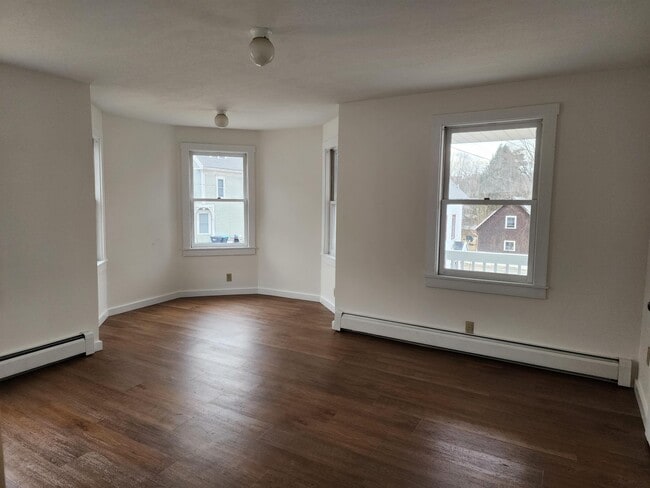 Building Photo - 73 Pleasant St