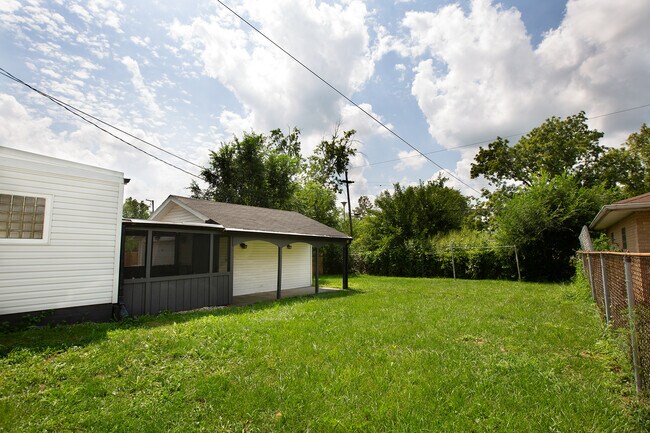 Building Photo - 3516 Peoria St