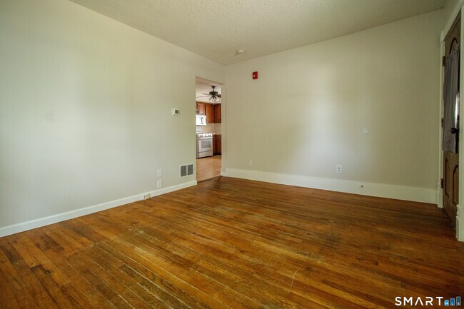 Building Photo - 13 Ingraham Pl
