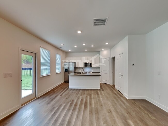 Building Photo - 1059 Highland Walk