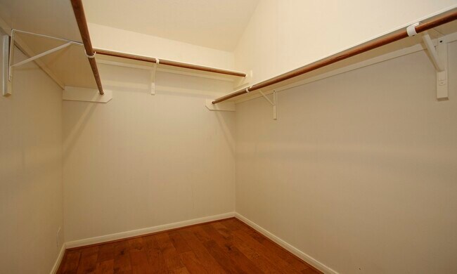 Building Photo - 15938 Cottage Ivy Cir
