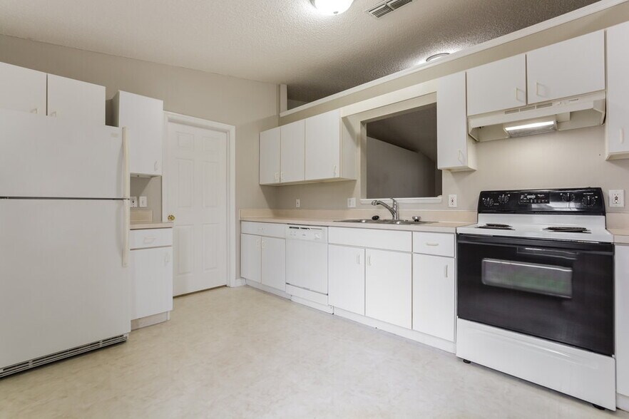 Building Photo - 108 Spanish Bay Dr