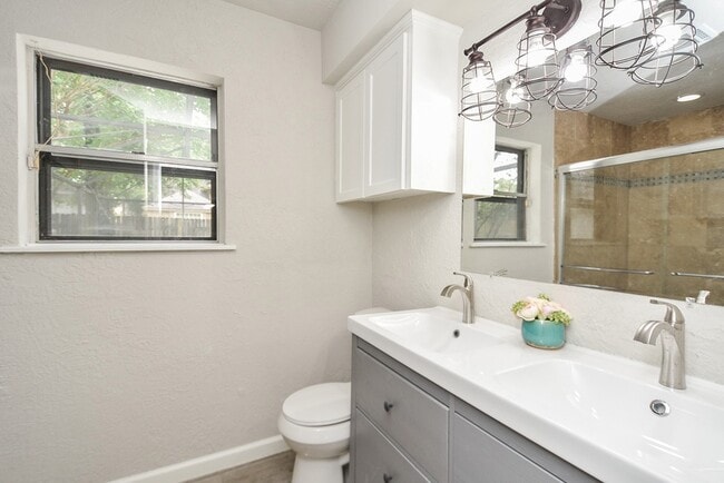 Building Photo - 1723 Big Horn Dr