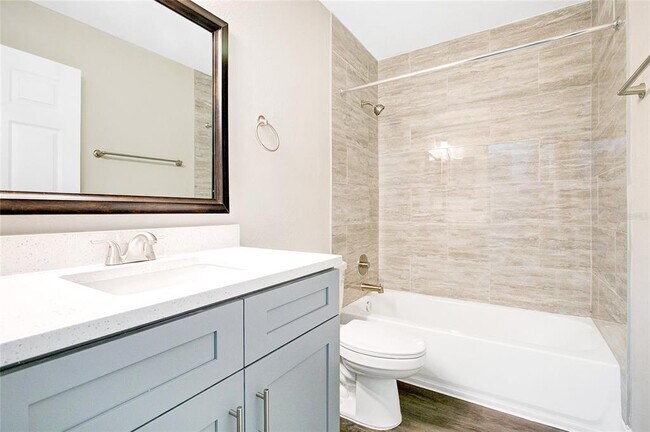 Building Photo - 2560 Woodgate Blvd