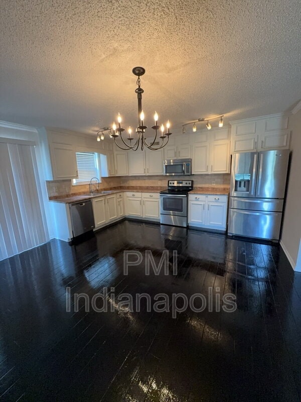 Building Photo - 12120 E 141st St