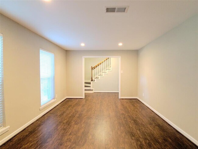 Building Photo - 10603 Brentway Dr