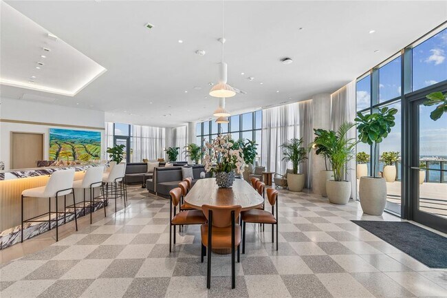 Building Photo - 3015 S Ysabella Ave