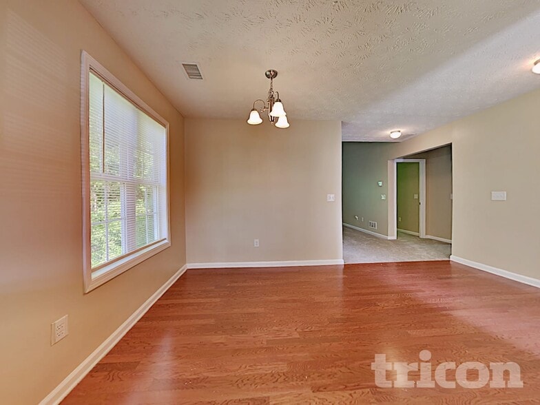 Building Photo - 1416 Meadow Ct