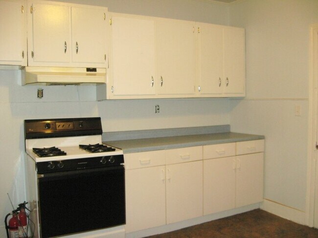 Building Photo - 28 Brainard St