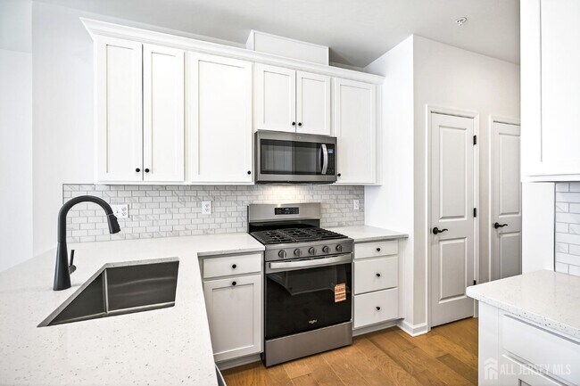 Building Photo - 507 Sadie Cir