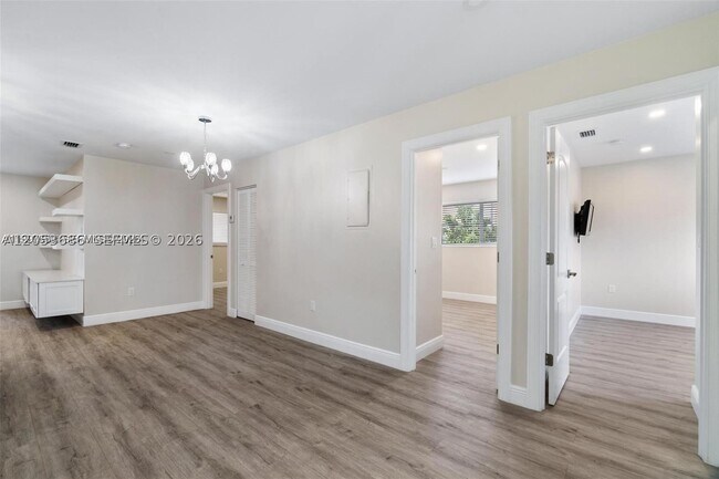 Building Photo - 330 W 74th Pl