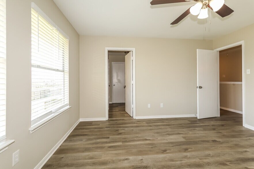 Building Photo - 24231 Bar Kay Ln