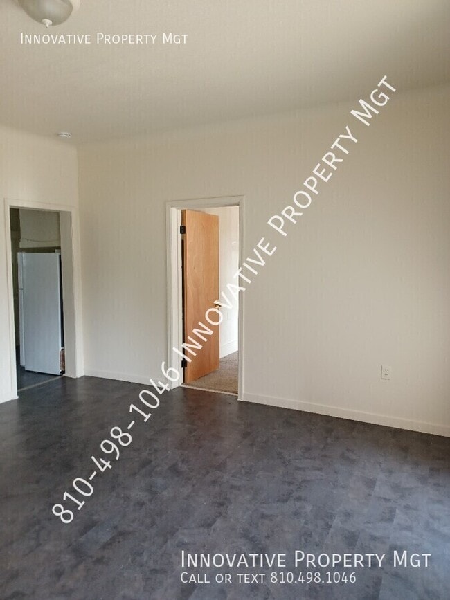Building Photo - 302 Pine St