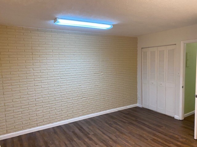 Building Photo - 4012 DuPont Cir