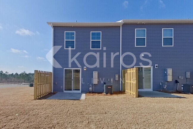 Building Photo - 2253 Banyon Cir