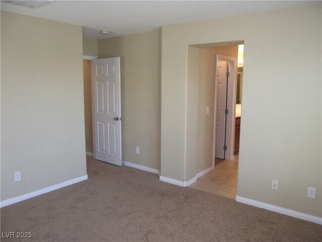 Building Photo - 9037 W Victor Creek Ave