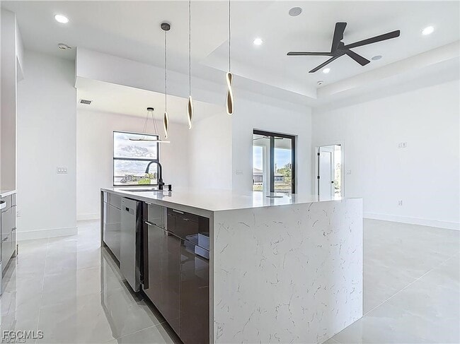 Building Photo - 323 NE 19th Terrace