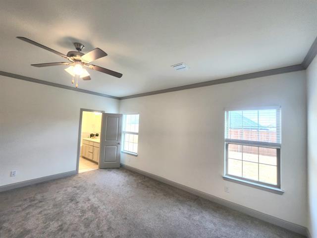 Building Photo - 490 Oak Crk Dr