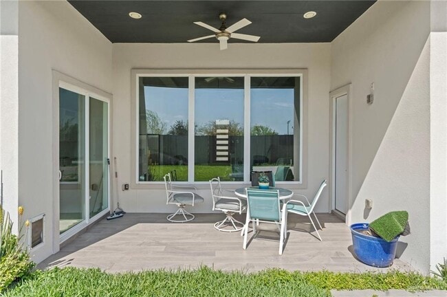 Building Photo - 17 6th St