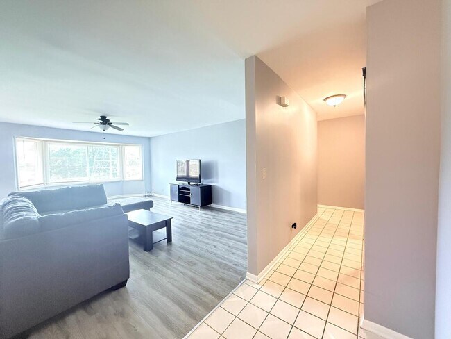 Building Photo - 3108 Roberts Dr