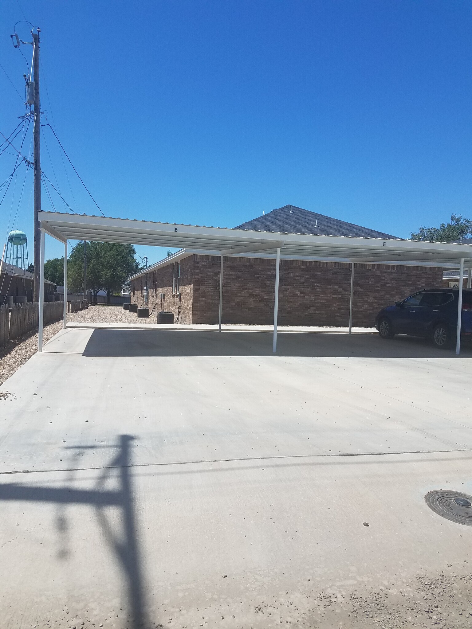 Building Photo - 1618 S Ave G Ave