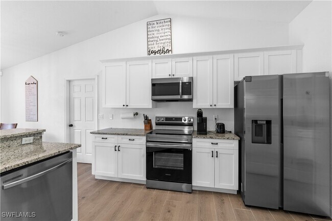 Building Photo - 720 Bedford Point Ave