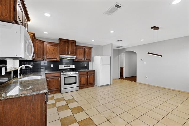 Building Photo - 4429 Oleander Trail