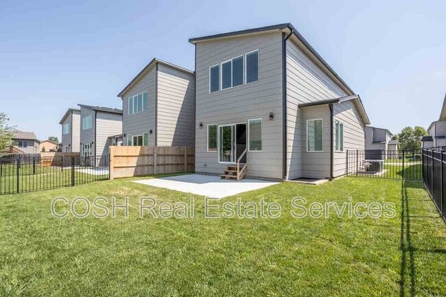 Building Photo - 8423 W 37th Ct N