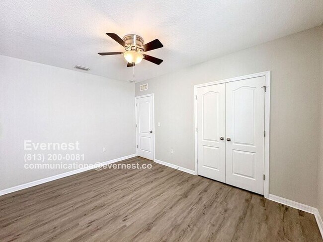 Building Photo - 12104 Fawn Brindle St